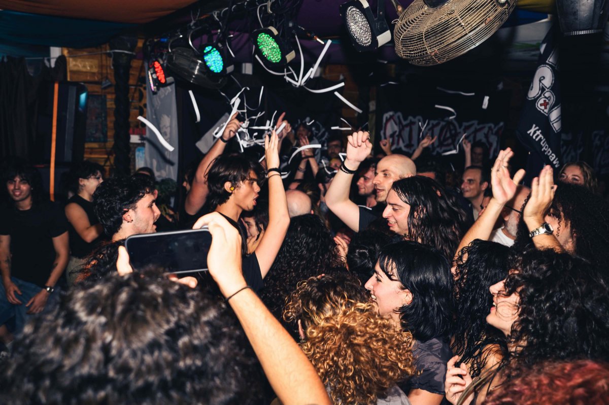Punk ölmedi: Malta'nın yeraltı sahnesi GrintaFest ile yaşamaya devam ediyor