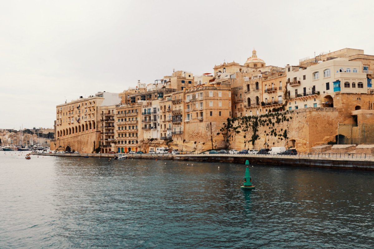 Malta'da işletmelerin birim maliyet beklentilerini yükselten ne?