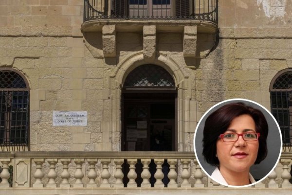 Gozo'da sulh ceza hâkimi Monica Vella çıkar çatışması nedeniyle kundaklama davasından alındı