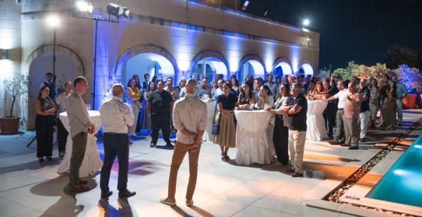 Malta'nın en büyük bankası Bank of Valletta, 376 çalışanını kariyer dönüm noktaları nedeniyle onurlandırdı