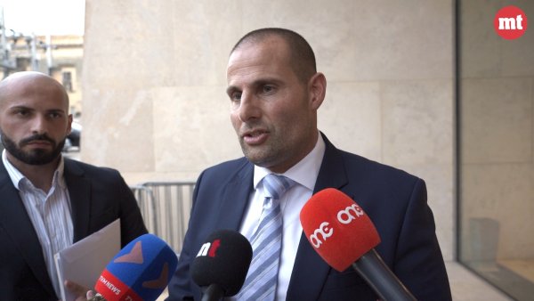 Abela: Saldırılar sürerse Labour blogcusu Gafà'yı parti merkezinden men etmekten başka çare kalmaz