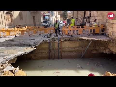 Tarxien'de yol çöktü: Çiçekçi 'İki ay önce uyardım' dedi