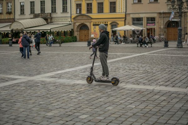 Malta Sigorta Birliği, elektrikli scooter'larda kask zorunluluğunu memnuniyetle karşıladı
