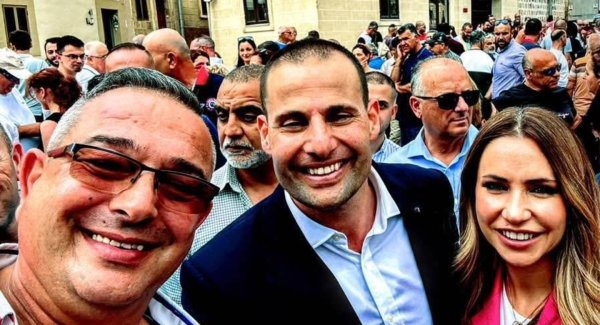 İşçi Partisi yürütme adayı Philip Gatt, seçim öncesi terfi aldı