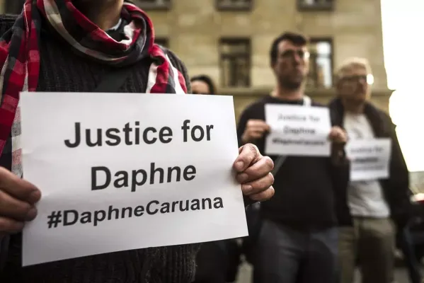 Malta'da Fenech'i beraat ettiren jüri üyesi Caruana Galizia için 'çocukları bile yas tutmuyor' yazdı