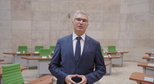 Parlamento resmi Facebook sayfasını başlattı