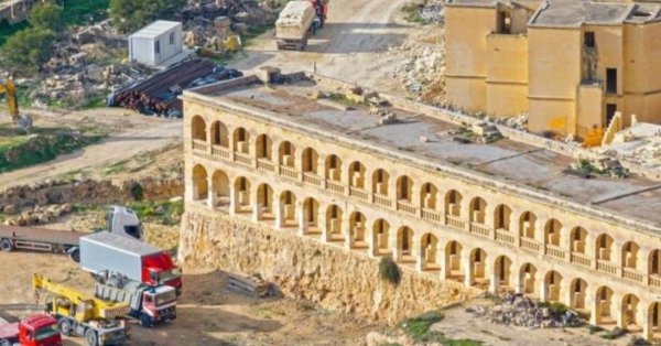 Gozo'daki Fort Chambray Kışlası Yıkımdan Kurtarıldı