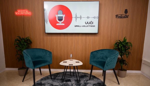 Paola'daki Jake Vella Gönüllü Sektör Merkezi'nde yeni podcast stüdyosu açıldı