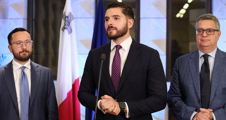 Muhalefet lideri Alex Borg: 2027 bütçesi yine aynı sorunlara çözüm getirmiyor