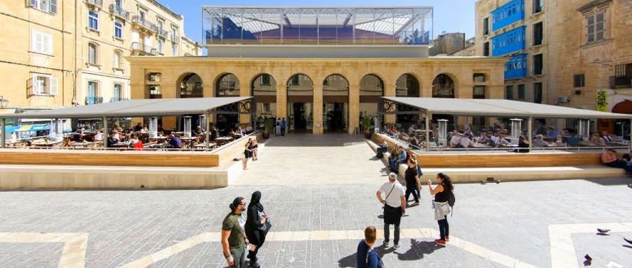 Pazarlama şirketi Arkadia'nın Is-Suq tal-Belt'teki kaçak tenteleri 7 yıldır itiraz sürecinde