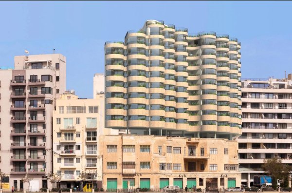 Geliştirici Carlo Stivala'nın 13 katlı otel projesi, mülk sahiplerinin onay itirazı üzerine ertelendi