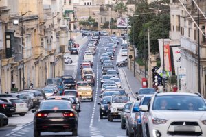 Malta'nın 2027 bütçesinde toplu taşıma planlarına hiç yer verilmedi