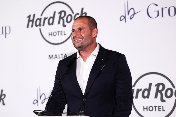 Başbakan Robert Abela, yatırımcı db Grubu'nun 350 milyon euroluk Hard Rock Hotel Malta'sını ziyaret etti