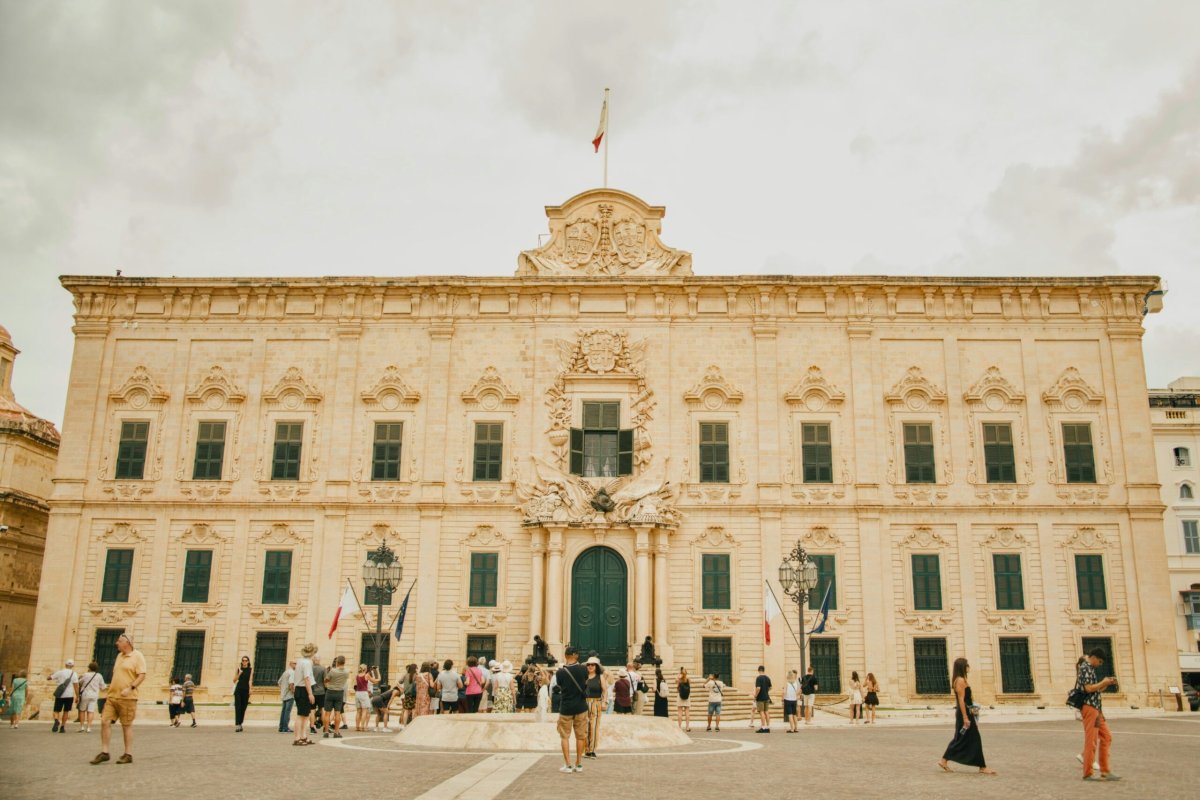 Malta'nın eşitlik komisyonu NCPE, bütçedeki yabancı işçi önlemleri için etki değerlendirmesi istedi