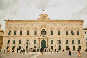 Malta'nın eşitlik komisyonu NCPE, bütçedeki yabancı işçi önlemleri için etki değerlendirmesi istedi