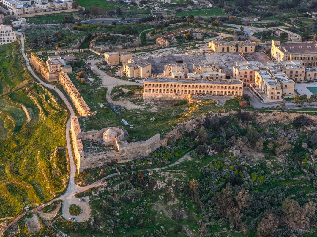 Fort Chambray planı revize edildi, miras grupları 1. derece koruma talep ediyor