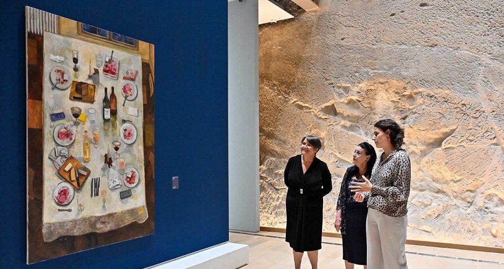 Üç yabancı sanatçı, Malta kültürü ve manzarasından ilham alan resimlerini MICAS'ta sergiliyor